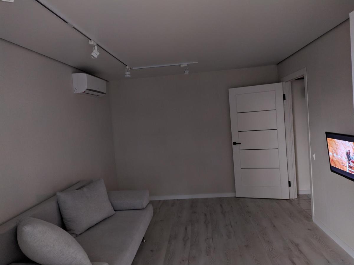 Cozy 75 Apart In Center - 2Х Кімнатна Квартира В Центрі Кропивницького โครโปนิตสกี ภายนอก รูปภาพ